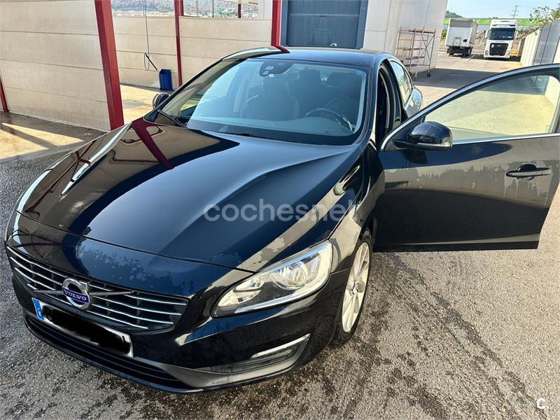 VOLVO S60 1.6 D2 Momentum Auto