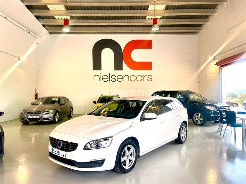 VOLVO V60 2.0 D4 Momentum