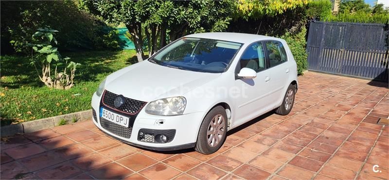 VOLKSWAGEN Golf 1.6 HIGHLINE