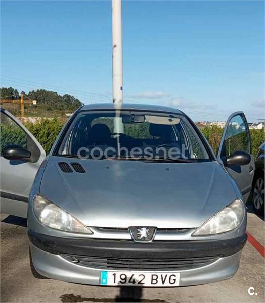 PEUGEOT 206