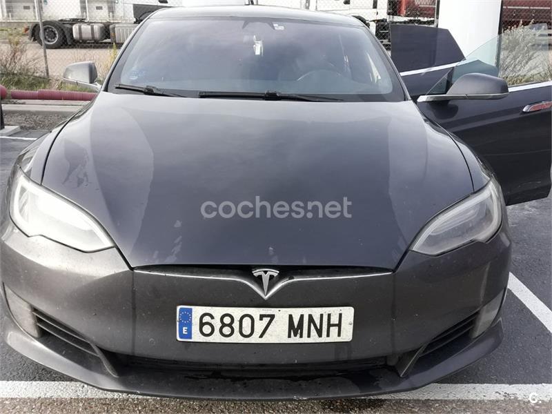 TESLA Model S 75