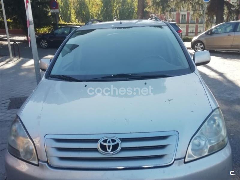 TOYOTA Avensis Verso 2.0 D4D Sol 7 plazas