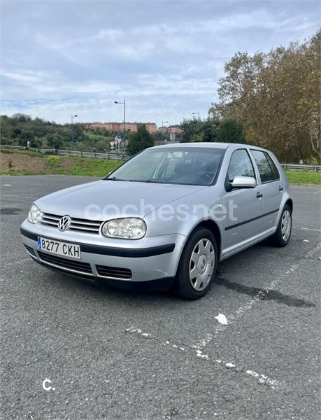 VOLKSWAGEN Golf 1.6 Spirit