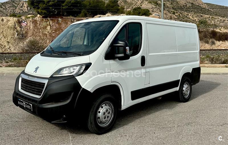 PEUGEOT Boxer 330 L1H1 BlueHDi