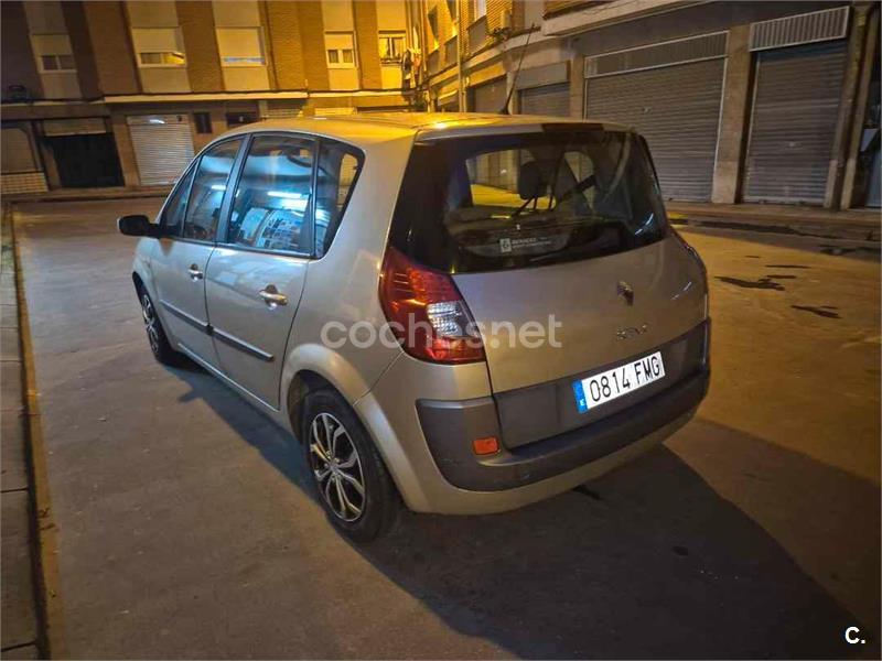 RENAULT Scenic