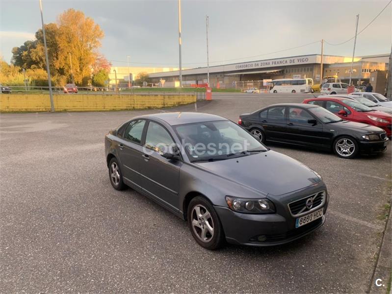 VOLVO S40