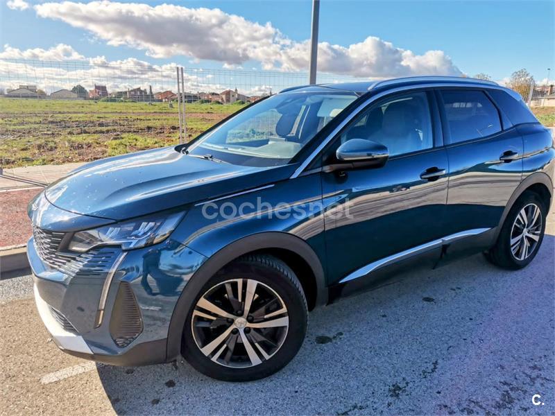 PEUGEOT 3008 1.2 PureTech SS Allure