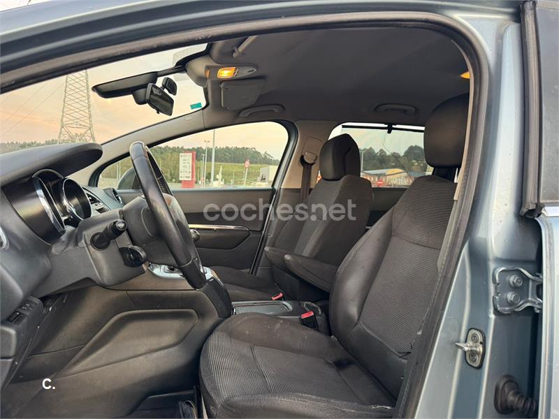 PEUGEOT 5008 Confort 1.6 HDI 110 FAP