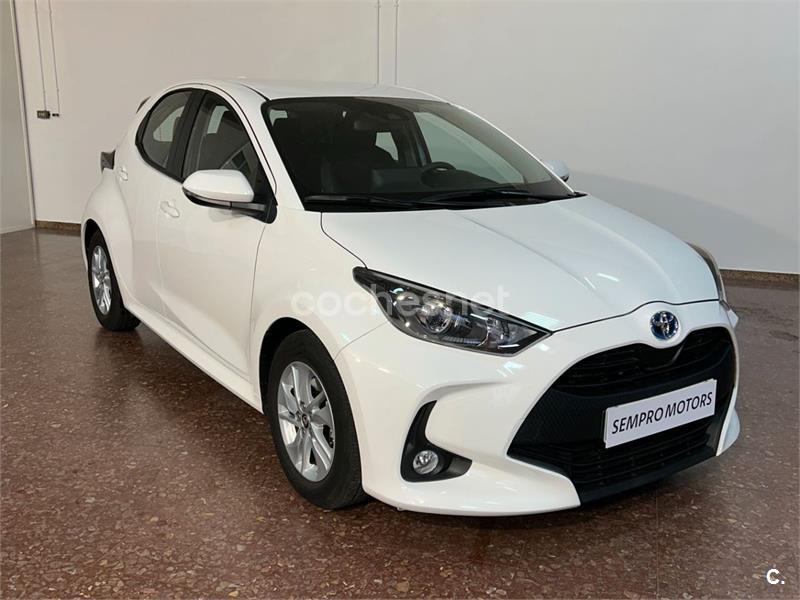 TOYOTA Yaris 1.5 120H Business Plus