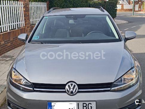 VOLKSWAGEN Golf Business 1.6 TDI Variant