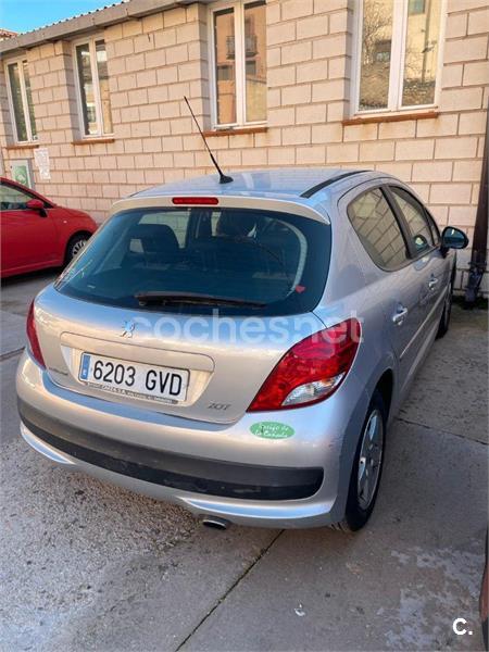 PEUGEOT 207