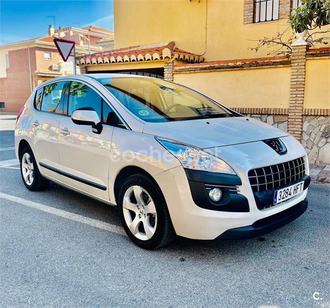 PEUGEOT 3008 Premium 1.6 HDI 112 FAP