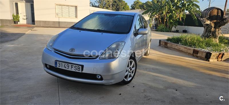 TOYOTA Prius 1.5 VVTi HSD