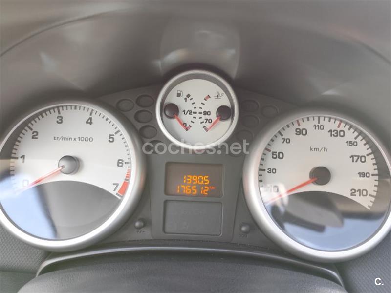 PEUGEOT 207 Confort 1.4 75