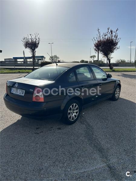 VOLKSWAGEN Passat 1.9 TDi 4Motion Trendline