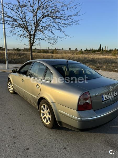 VOLKSWAGEN Passat 1.9 TDi Advance