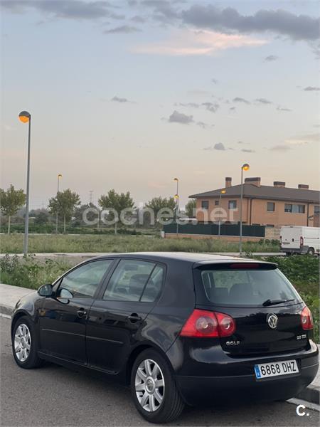 VOLKSWAGEN Golf 2.0 TDI Highline