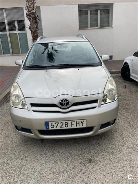 TOYOTA Corolla Verso