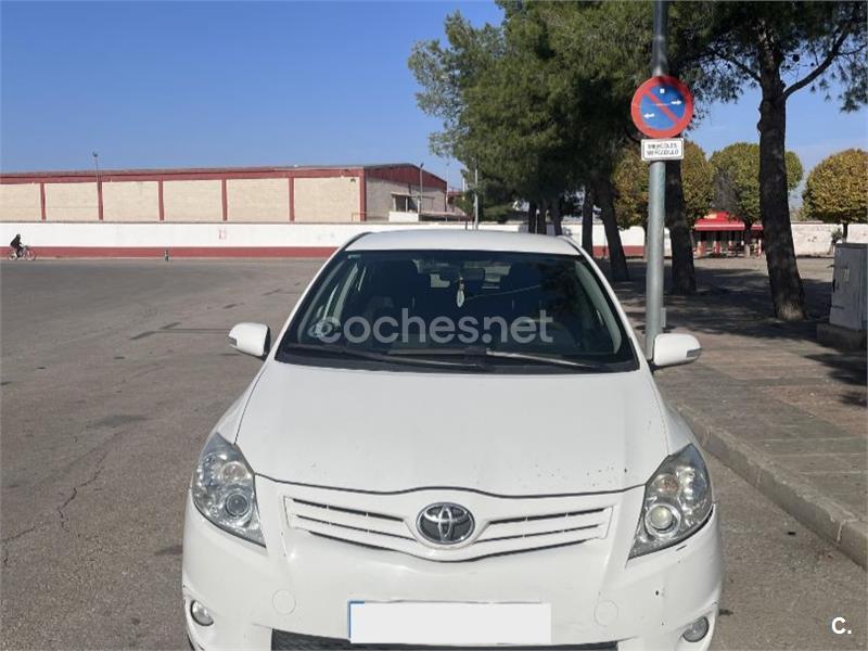 TOYOTA Auris 2.0 D4D Active