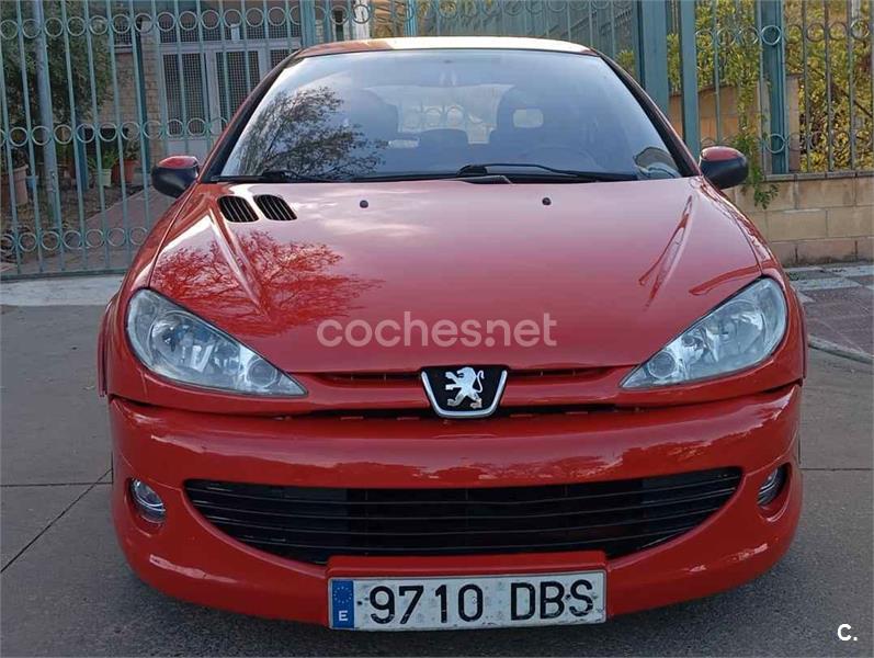 PEUGEOT 206