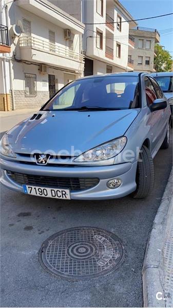 PEUGEOT 206