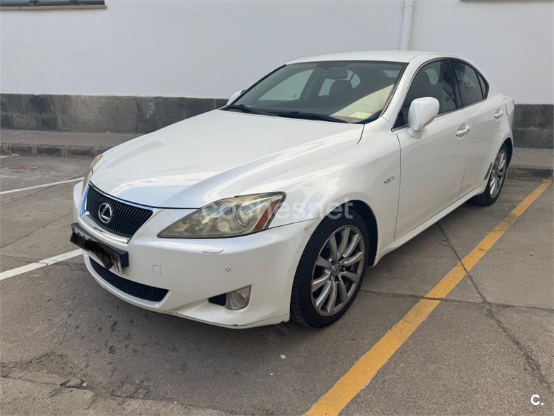 LEXUS IS250 Luxury