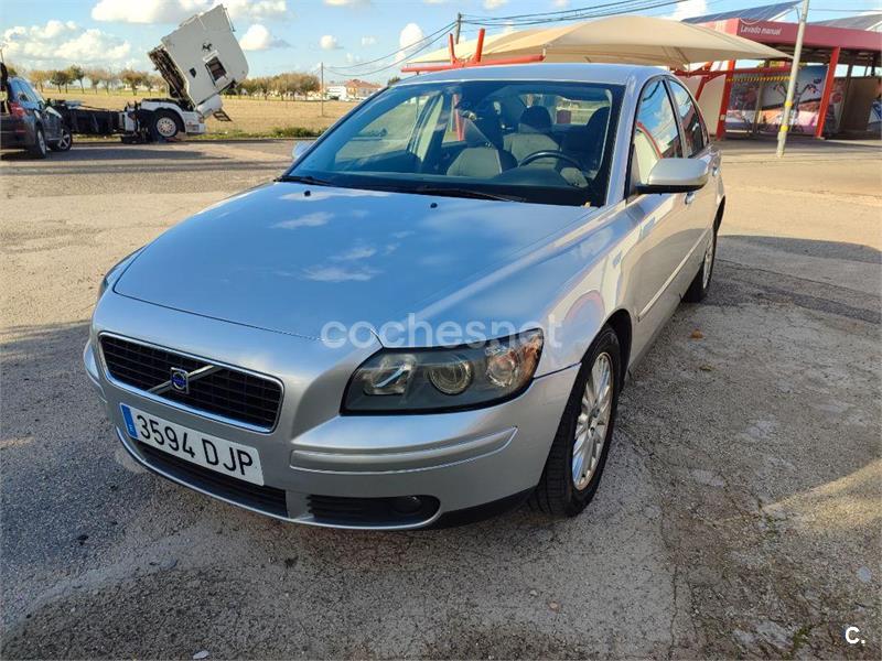 VOLVO S40