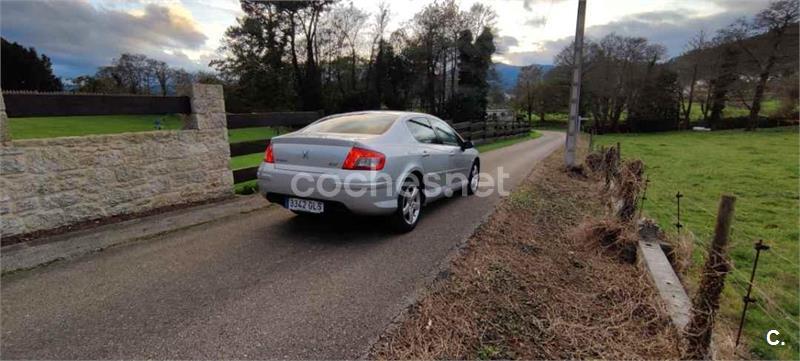 PEUGEOT 407