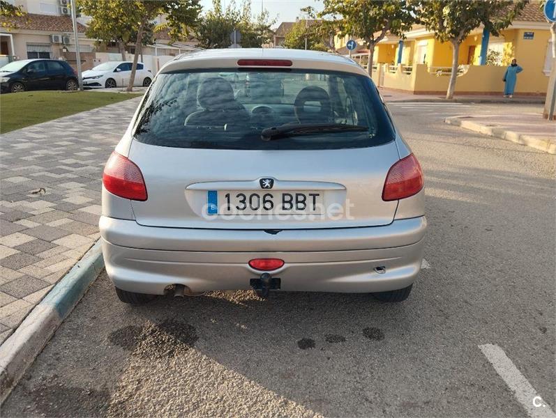 PEUGEOT 206