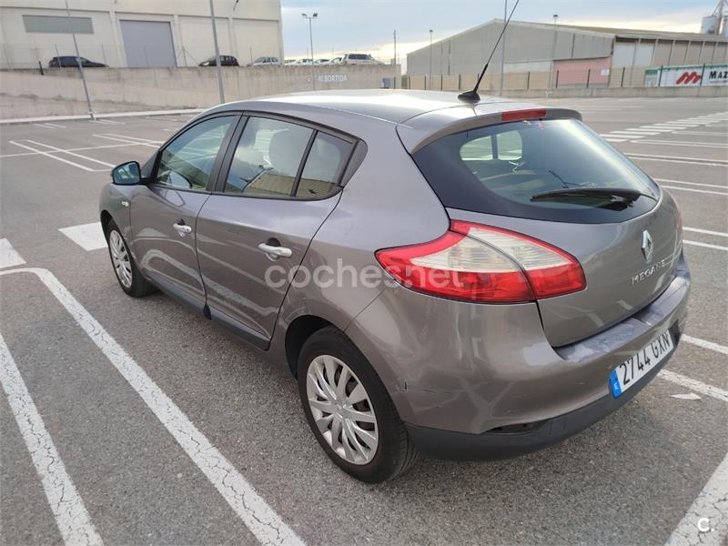 RENAULT Megane TomTom Edition 1.6 16v E5