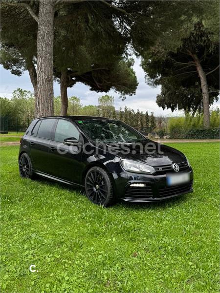 VOLKSWAGEN Golf 2.0 TSI 4Motion R