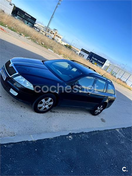 SKODA Octavia 2.0 TDI Elegance Combi