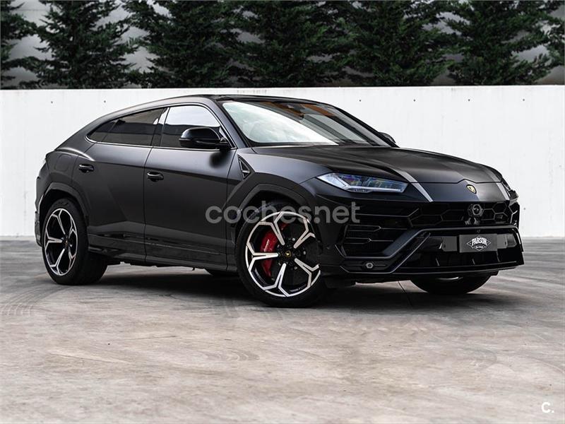 LAMBORGHINI URUS 4.0 V8 AKRAPOVIC