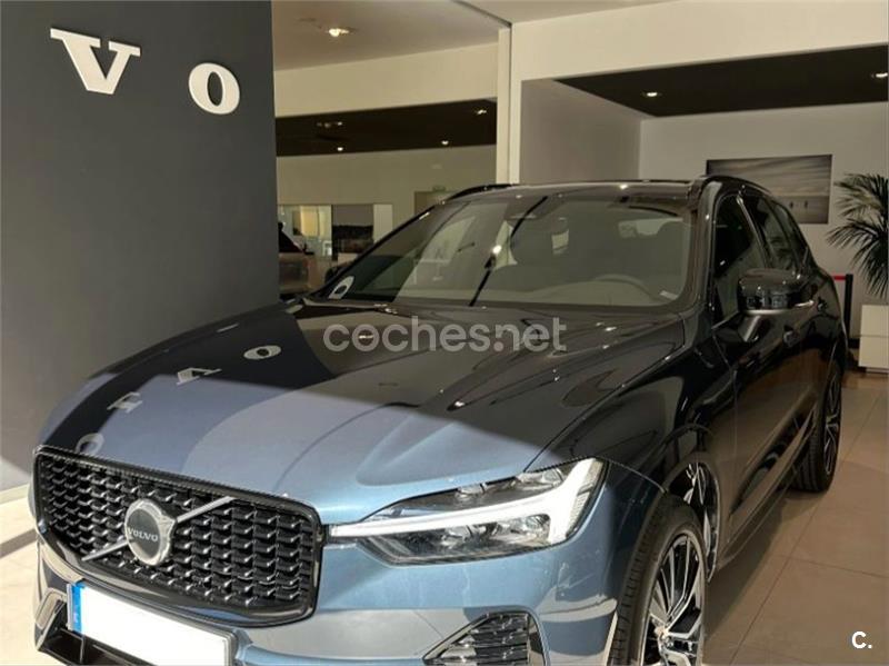 VOLVO XC60 2.0 B4 D AWD Plus Dark Auto