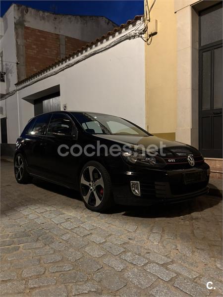 VOLKSWAGEN Golf 2.0 TSI GTI