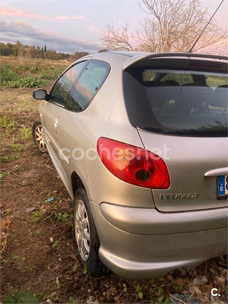 PEUGEOT 206