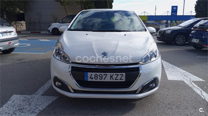 PEUGEOT 208 Signature BlueHDi