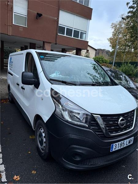 NISSAN NV300
