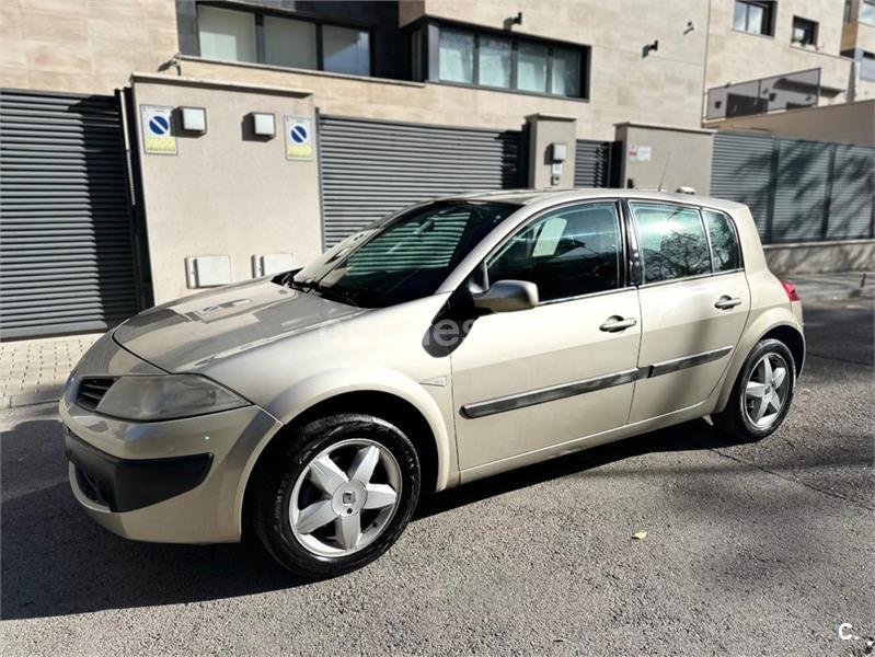 RENAULT Megane