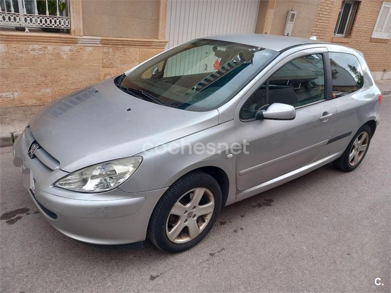 PEUGEOT 307