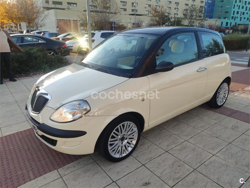 LANCIA Ypsilon 1.3 JTD Momo Design