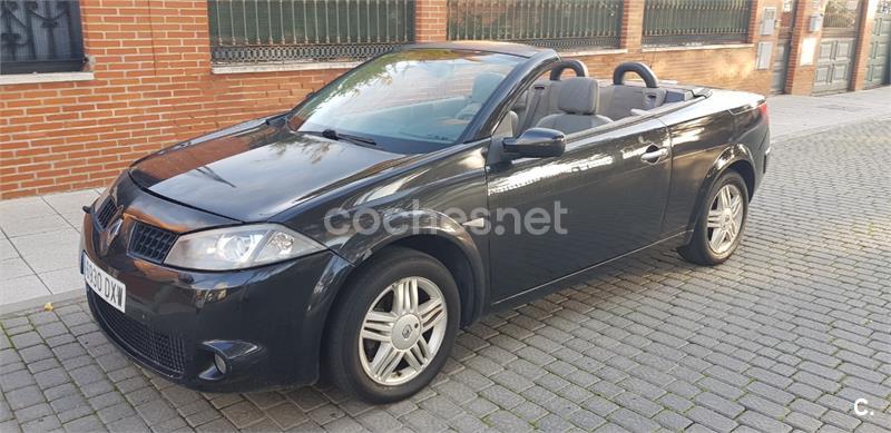 RENAULT Megane COUPECABR. LUXE PRIVILEGE 1.9DCI