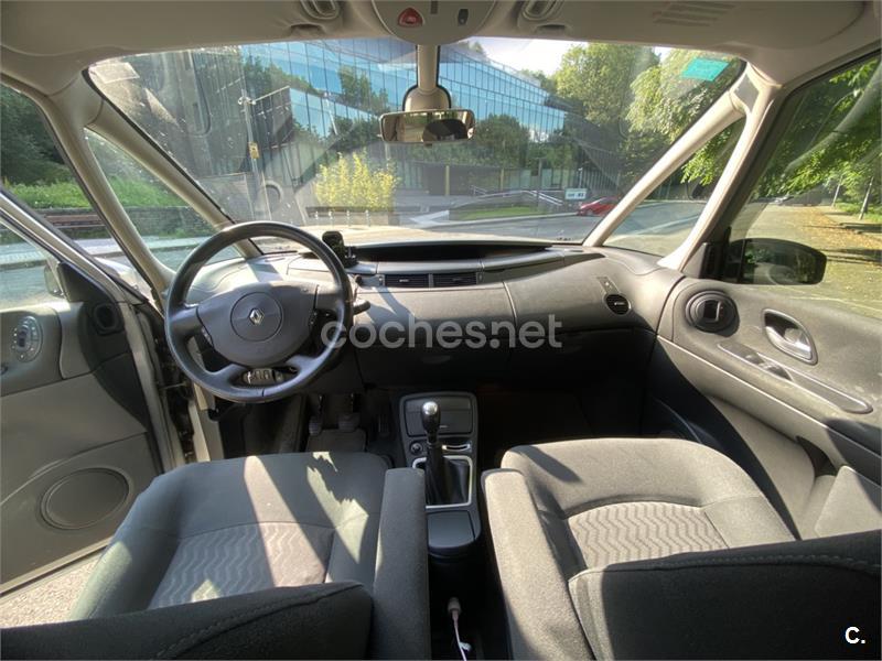 RENAULT Espace Authentique 2.0 dCi 16v