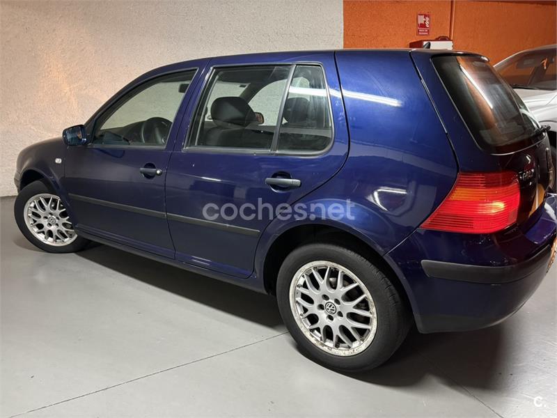 VOLKSWAGEN Golf 1.6 Conceptline