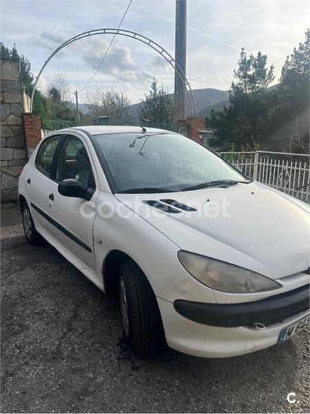 PEUGEOT 206