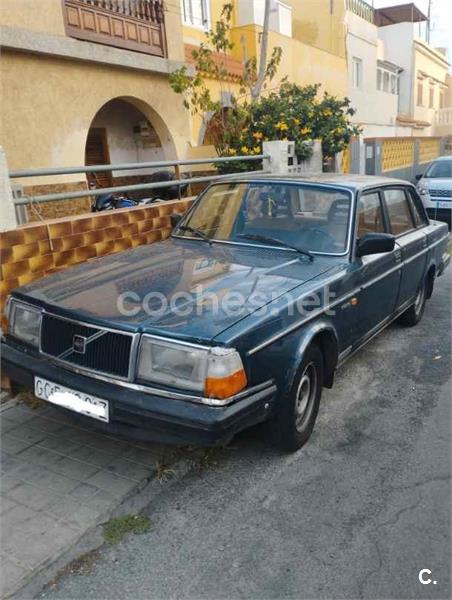 VOLVO 240