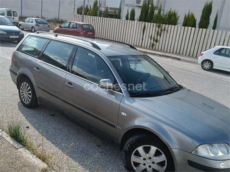 VOLKSWAGEN Passat Variant 2.0 Comfortline