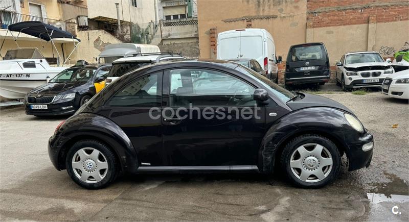 VOLKSWAGEN New Beetle 2.0