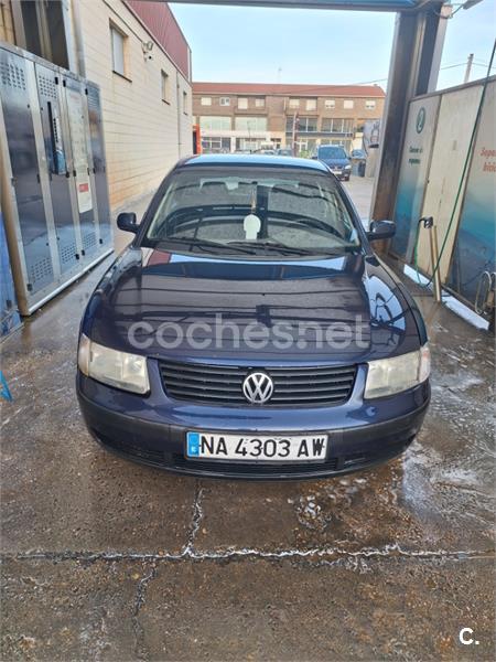 VOLKSWAGEN Passat 1.9 TDI LIMOUSINE