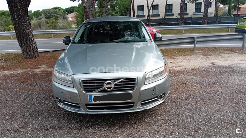 VOLVO S80 D5 Momentum Auto